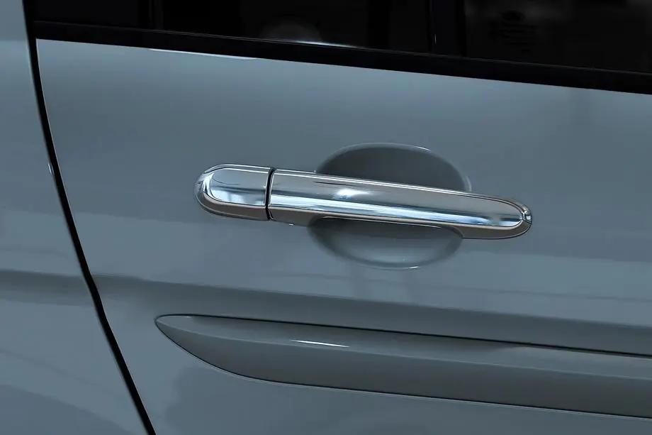 Hyundai Accent 2006–2010 Kromiset ovenkahvan suojakuoret (4 kpl) Carmos - turkkilainen teräs Image