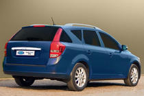 Kia Ceed 2007–2012 Rekisterikilven ylälista (SW, ruostumaton teräs) kuva 2
