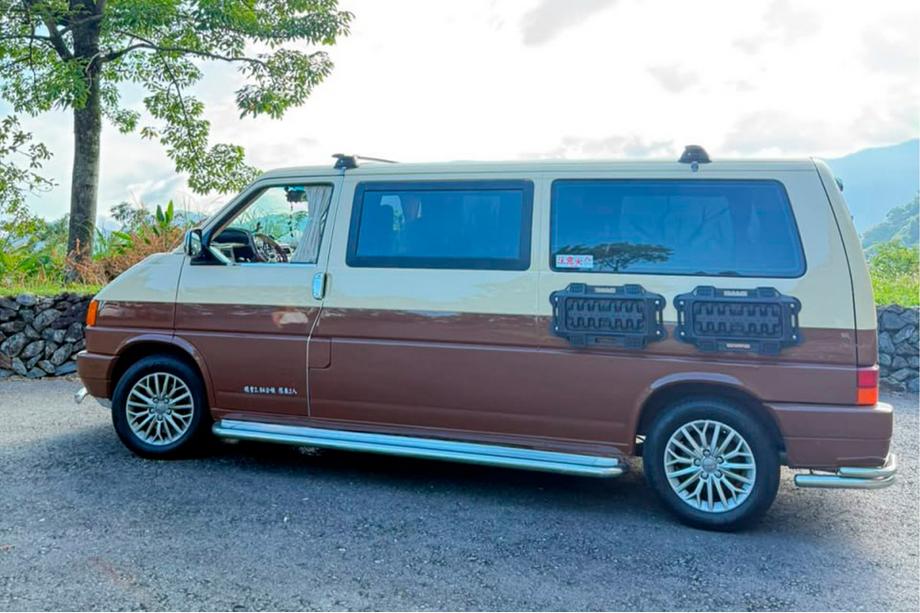 Volkswagen T4 Caravelle/Multivan 1990–2003 Premium-sivuaskelmat (2 kpl, RST) d60, pitkä akseliväli Kuva 2