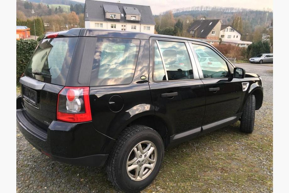 Land Rover Freelander II 2006–2014 Ovipilarien listat (4 kpl, ruostumaton teräs) Kuva 1