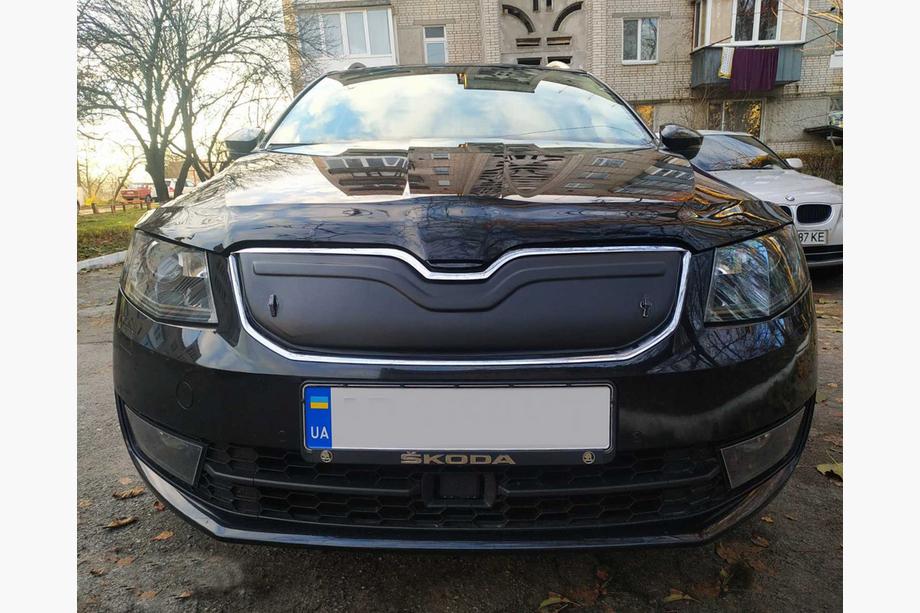 Skoda Octavia III A7 2013–2019 Talvisuoja jäähdyttimen säleikköön (2013-2017) Kiiltävä Image