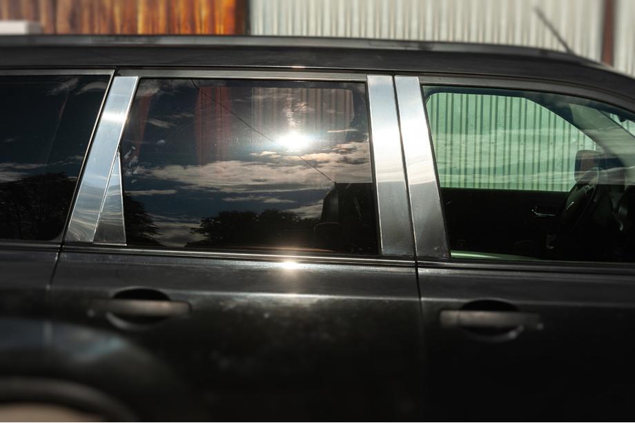 Nissan X-trail T31 2007–2014 Ovipilarien kromilistat (8 kpl, ruostumaton teräs) Kuva 1