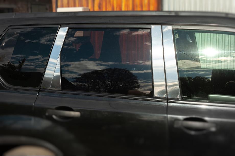 Nissan X-trail T31 2007–2014 Ovipilarien kromilistat (8 kpl, ruostumaton teräs) Kuva 6