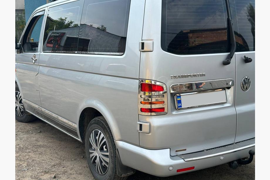 Volkswagen T5 Multivan 2003–2010 Oven kromilistat (ruostumaton teräs) Kuva 14