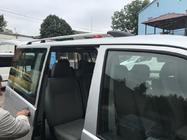 Volkswagen T5 Caravelle 2004–2010 Kromatut kattokaiteet Pitkä akseliväli, muovijalat kuva 2