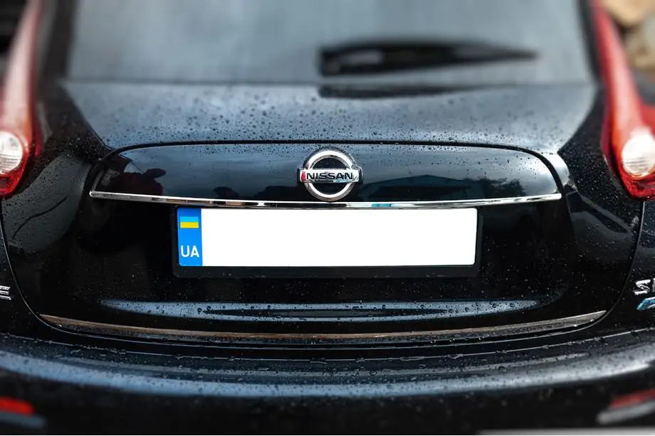 Nissan Juke 2010–2019 Kromilista rekisterikilven yläpuolelle (ruostumaton teräs) Image