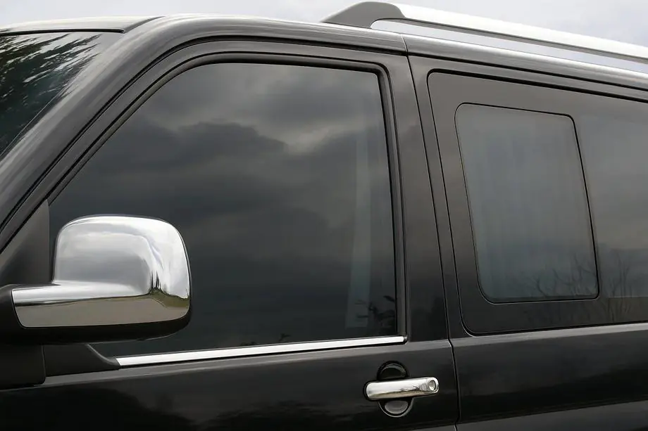 Volkswagen T5 2010–2015 Etuikkunoiden ikkunankehyslistat (2 kpl, ruostumaton teräs) Image