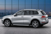 Volkswagen Touareg 2010–2018 Maya V2 sivuportaat (2 kpl, alumiini) kuva 1