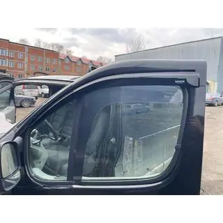 Ikkunan tuuliohjaimet (2 kpl, Niken) kuva 1