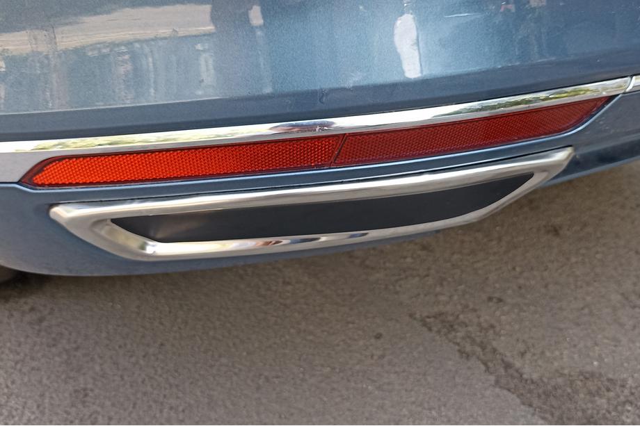 Volkswagen Passat B8 2015–2023 Pakoputkenpään jäljitelmälistat SD/SW (2015-2018, 2 kpl, ruostumaton teräs) OmsaLine – italialainen ruostumaton teräs Kuva 10