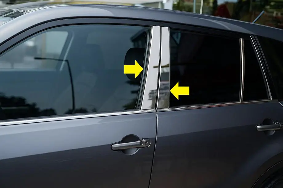 Suzuki Grand Vitara 2005–2017 Ovipilarien kromilistat (8 kpl, ruostumaton teräs) Image