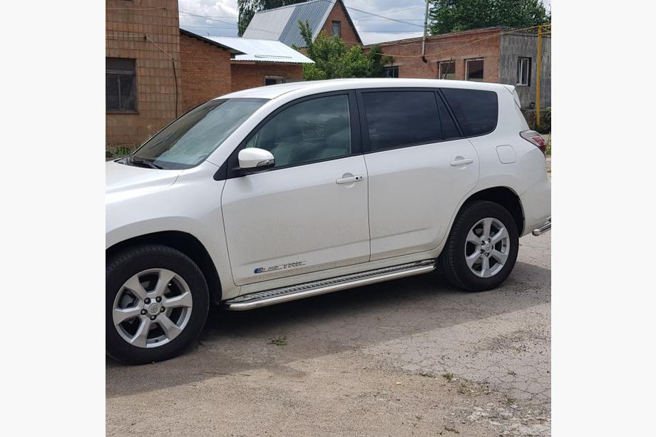 Toyota Rav 4 2006–2013 Premium-sivuaskelmat (2 kpl, RST) Image