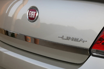 Fiat Linea 2006–2018 Tavaratilan kannen kromilista 2006-2012 (RST) kuva 2