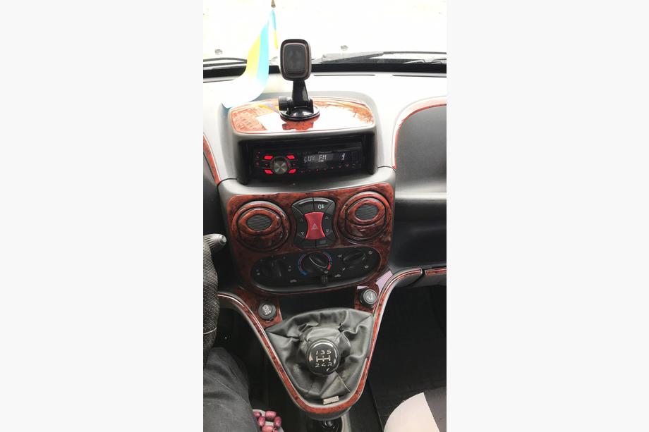 Fiat Doblo I 2005–2010 Kojelaudan suojat Hiilikuitu Kuva 3