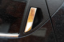 Nissan Juke 2010–2019 Kromiset ovenkahvan suojakuoret (4 kpl) Ilman chipiä, OmsaLine – italialaista ruostumatonta terästä kuva 3