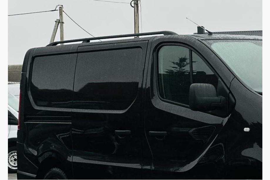 Opel Vivaro 2015–2019 Mustat kattokaiteet Lyhyt, muoviset jalat Image