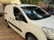 Peugeot Partner Tepee 2008–2018 Mustat kattokaiteet kuva 3