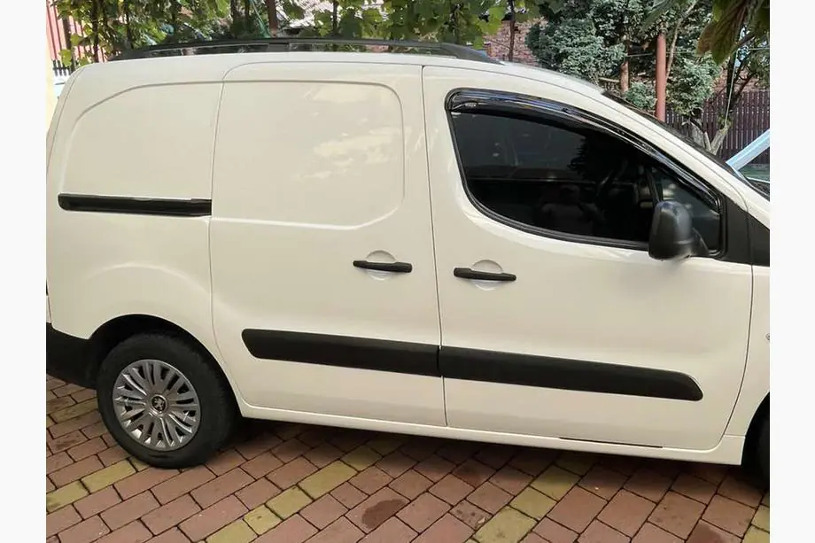 Peugeot Partner Tepee 2008–2018 Mustat kattokaiteet Image