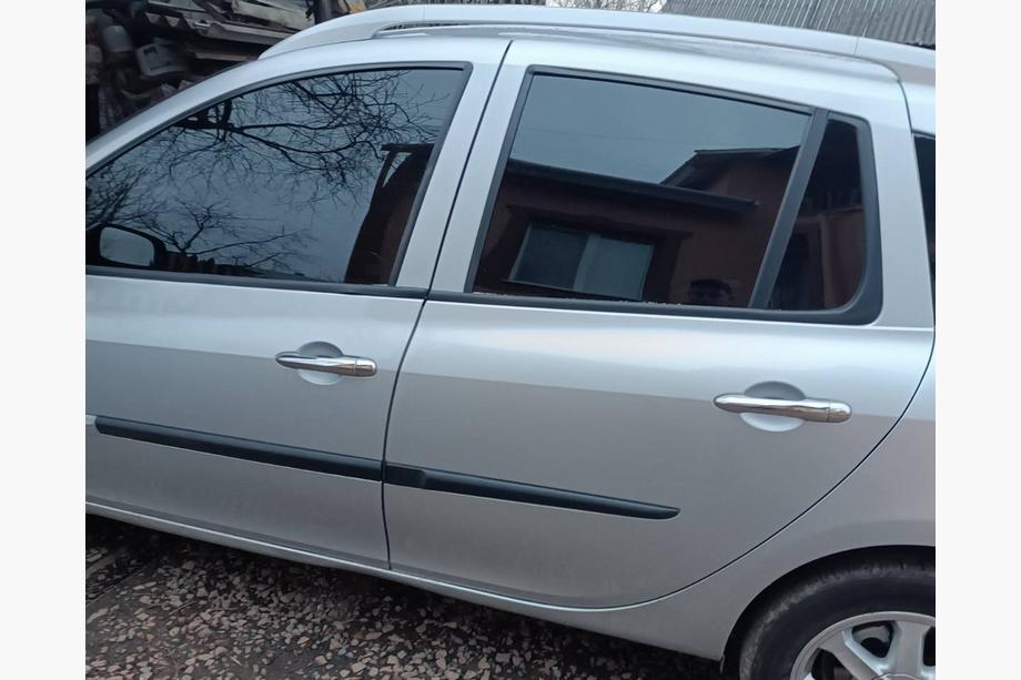 Renault Clio III 2005–2012 Ovenkahvojen suojat (ruostumaton teräs) Image