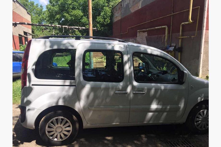 Renault Kangoo 2008–2020 Mustat kattokaiteet Kuva 7