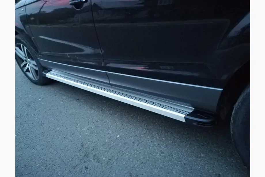 Audi Q7 2005–2015 Maya V2 sivuportaat (2 kpl, alumiini) Image