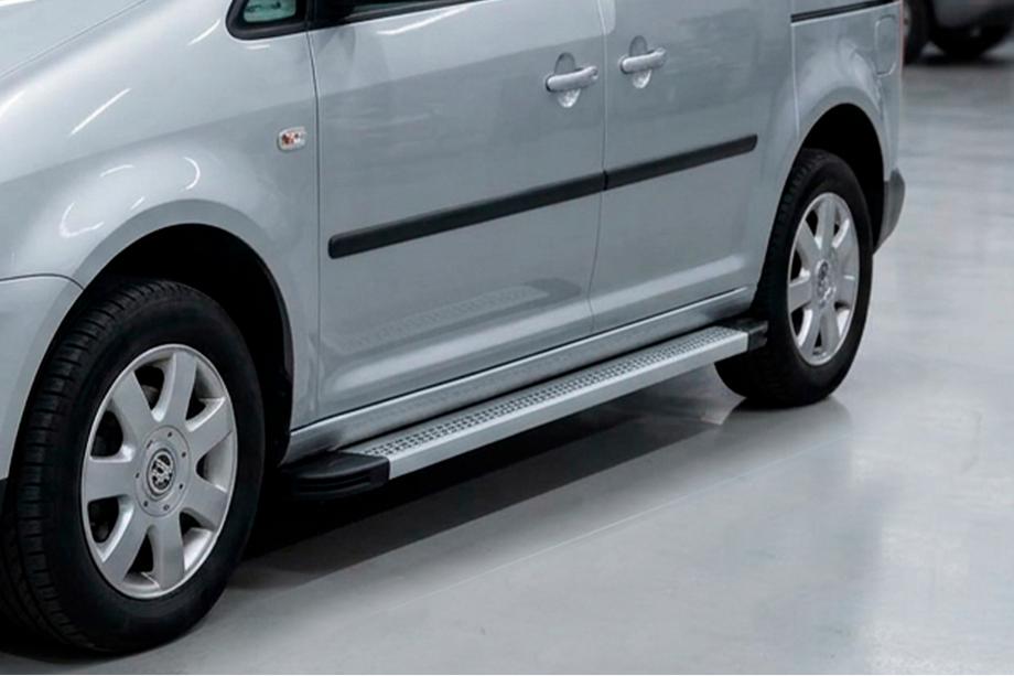 Volkswagen Caddy 2010–2015 Maya V2 sivuportaat (2 kpl, alumiini) Maxi-alusta Image