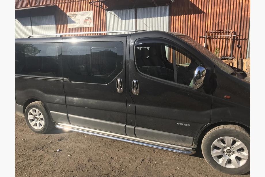 Renault Trafic 2001–2015 Premium-sivuporrasputket (2 kpl, ruostumaton teräs) Kuva 5