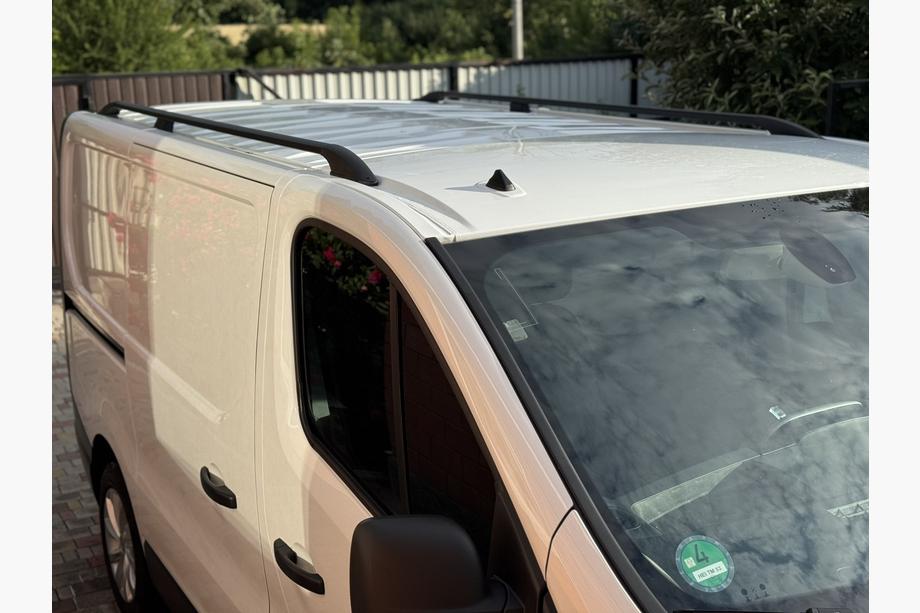Renault Trafic 2015– Mustat kattokaiteet Pitkä, valurautaiset jalat Kuva 2