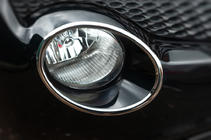 Nissan Juke 2010–2019 Ajovalojen koristelistat (2 kpl, ruostumaton teräs) kuva 1