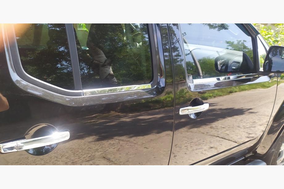 Nissan Navara 2006–2015 Ikkunoiden ulkoreunalistat (4 kpl, ruostumaton teräs) OmsaLine – italialainen ruostumaton teräs Kuva 5