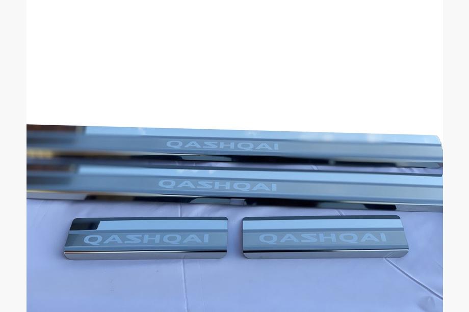 Nissan Qashqai 2010–2014 Nataniko ovikynnyslistat (4 kpl, ruostumaton teräs) Vakio – Lohmann-teippi, 0,5 mm Image