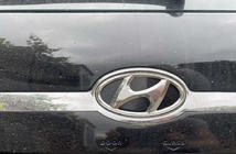 Hyundai Tucson JM 2004– Embleemi (itsekiinnittyvä tarra, 125 mm (65 mm)) kuva 1