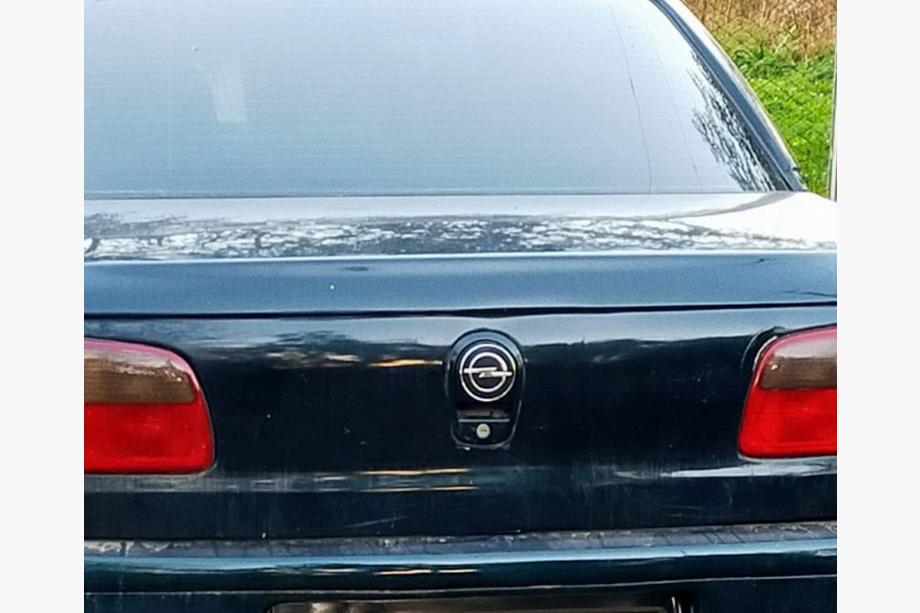 Opel Kadett 1984–1991 Turkki-embleemi Kuva 4