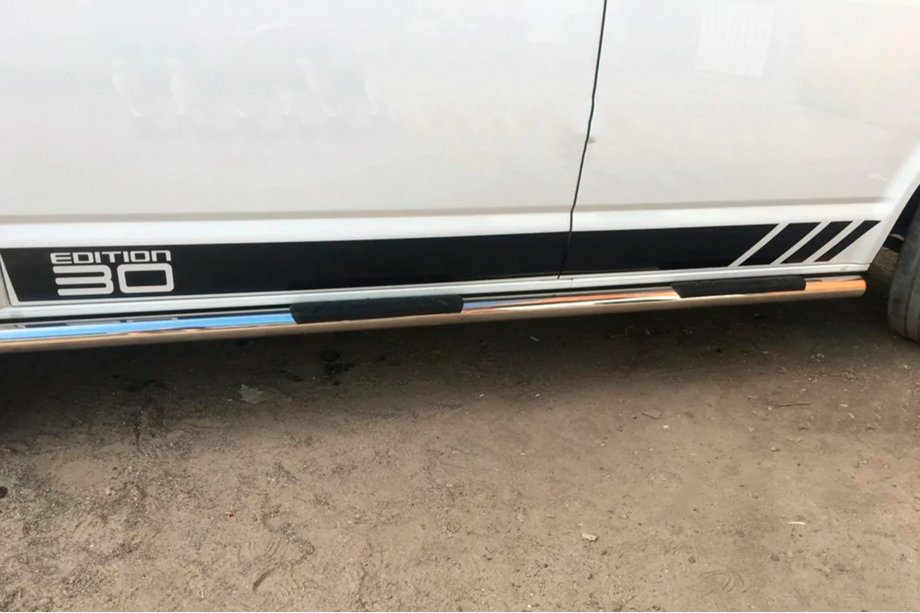 Volkswagen T5 Caravelle 2004–2010 Sivusuojaputket (2 kpl, ruostumaton teräs) 70 mm, pitkä akseliväli Kuva 12