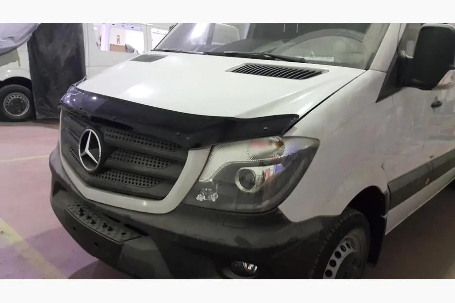 Mercedes Sprinter W906 2006–2018 Konepellin tuuliohjain 2013+ (V1, EuroCap) Kuva 9