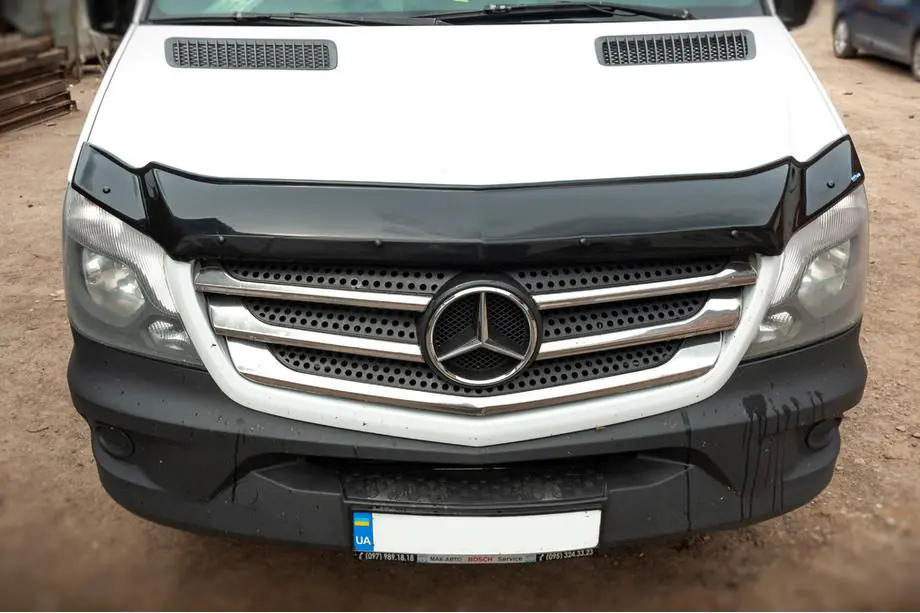 Mercedes Sprinter W906 2006–2018 Konepellin tuuliohjain 2013+ (V1, EuroCap) Kuva 3