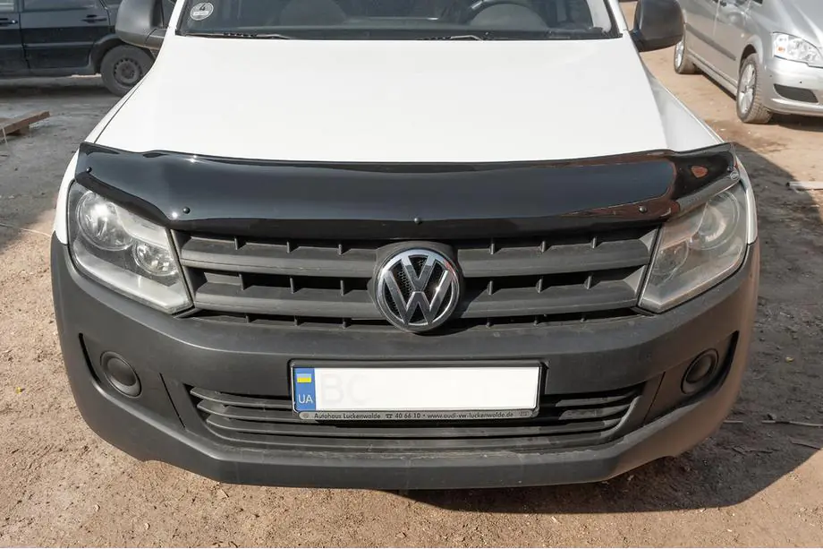 Volkswagen Amarok 2010–2022 Konepellin tuuliohjain (EuroCap) Kuva 1