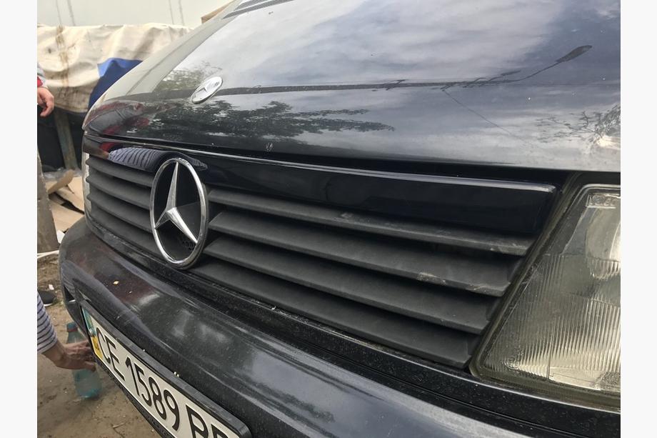Mercedes Vito W638 1996–2003 Etusäleikön lista (muovi) Kuva 2