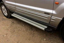 Jeep Grand Cherokee WK 2004–2010 Maya V2 sivuportaat (2 kpl, alumiini) kuva 6