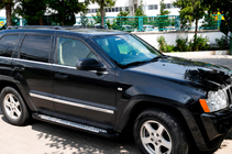Jeep Grand Cherokee WK 2004–2010 Allmond Grey -sivuporrassarja (2 kpl, alumiini) kuva 1