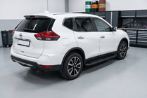 Nissan X-trail T32/Rogue 2014–2021 Bosphorus Black sivuastinlaudat (2 kpl, alumiini) kuva 1