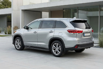 Toyota Highlander 2013–2019 Allmond Black sivuaskelmat (2 kpl, alumiini) kuva 1