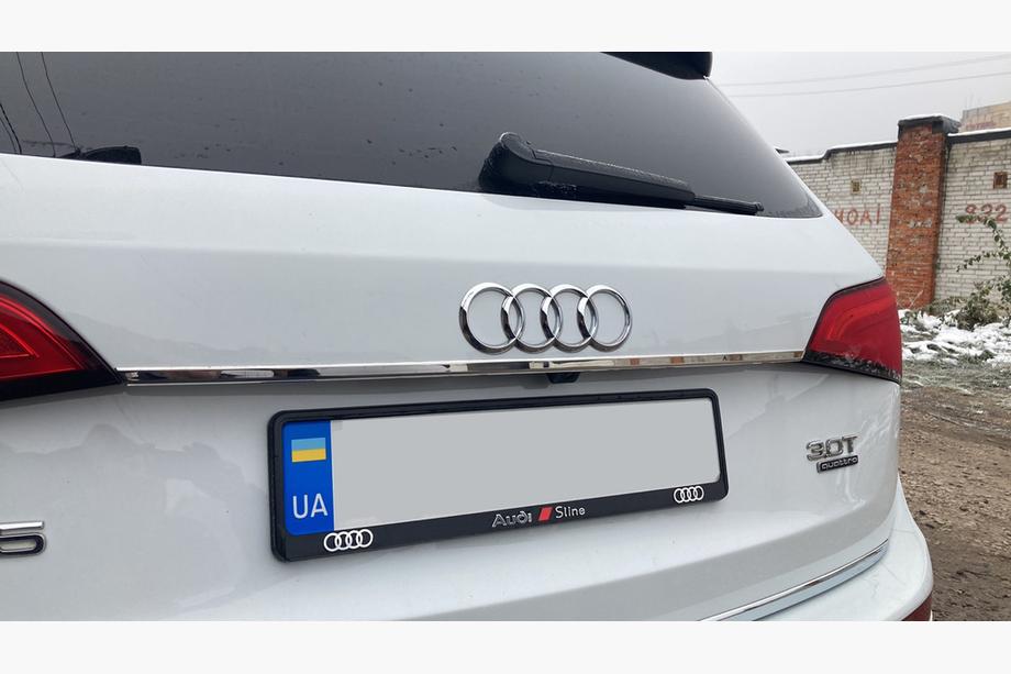 Audi Q5 2008–2017 Kromilista rekisterikilven yläpuolelle (ruostumaton teräs) Image