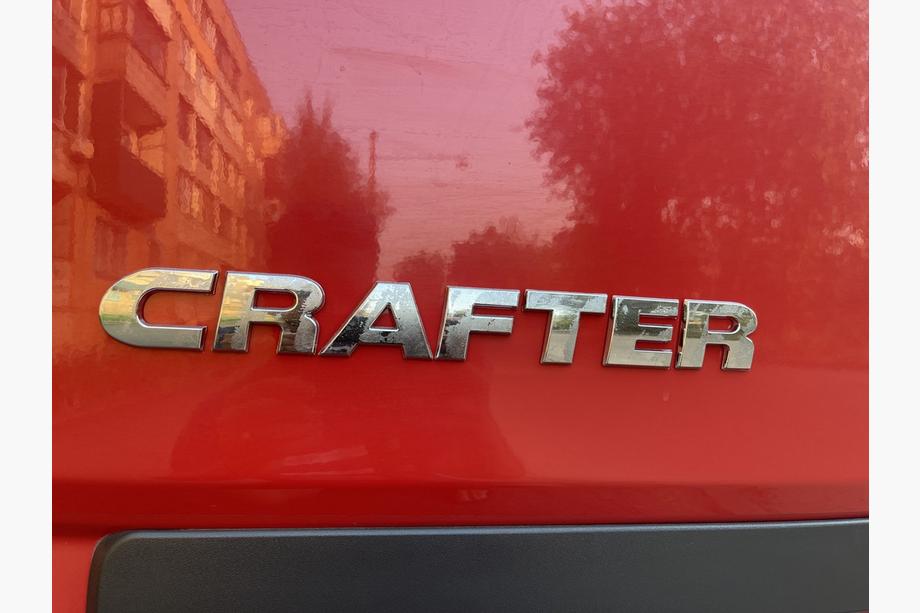 Volkswagen Crafter 2006–2016 Crafter-teksti (kursiivifontti) Image