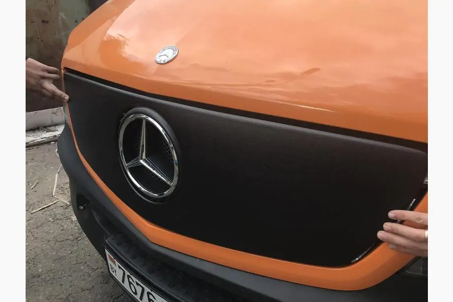 Mercedes Sprinter W906 2006–2018 Jäähdyttimen säleikön talvisuoja V1 (2013↗) Kuva 7