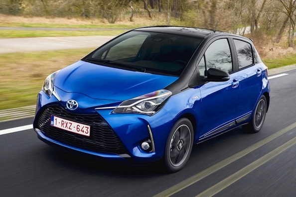 Katsaus uudistettuun Toyota Yarisiin