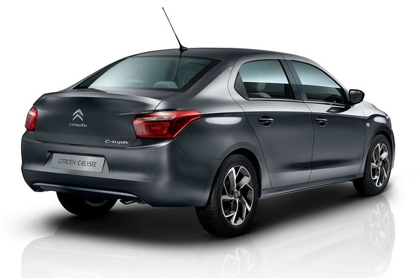 Katsaus uudistettuun Citroen C-Elysee -sedaniin