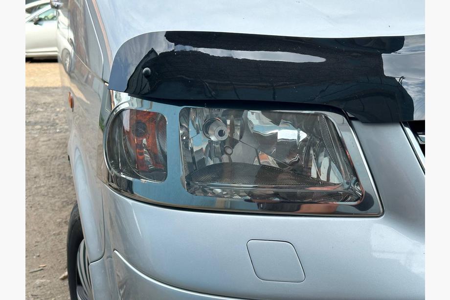 Volkswagen T5 Multivan 2003–2010 Etuajovalojen ruostumattomat kromilistat (2 kpl) Kuva 5