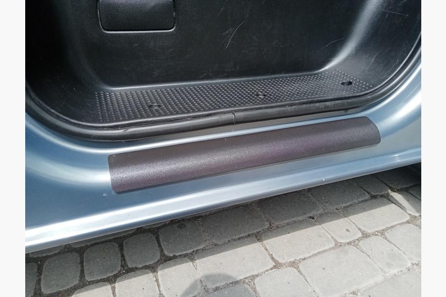 Nissan Primastar 2002–2014 ABS-kynnyslistat (2 kpl, DDU) Kiiltävä Image