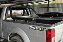 Nissan Navara/NP300 2016– Korikaari (musta) kuva 3